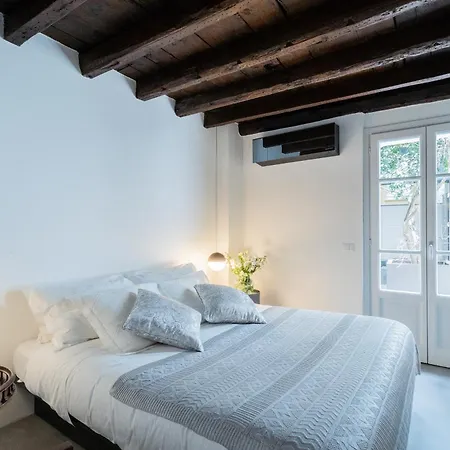 Shades Of Private Terrace By Rent Como
