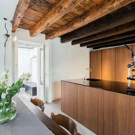 Apartment Shades Of With Private Terrace By Rent Como