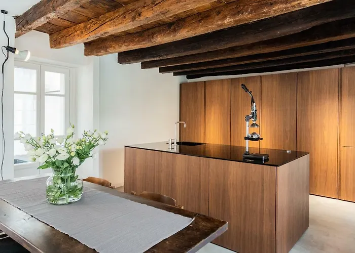 Shades Of With Private Terrace By Rent Комо