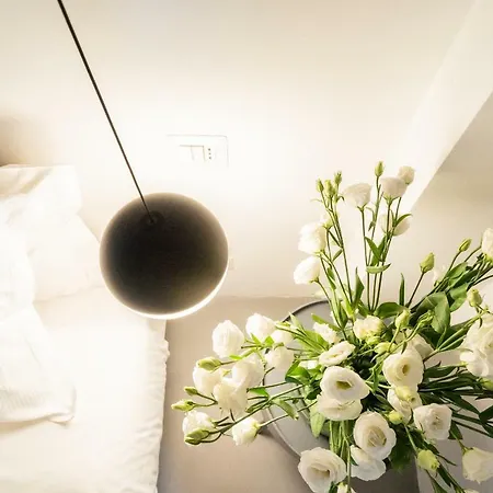 Shades Of With Private Terrace By Rent 아파트 코모